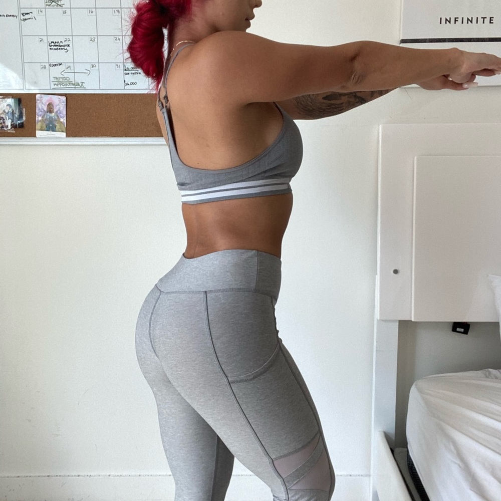 Gray leggings